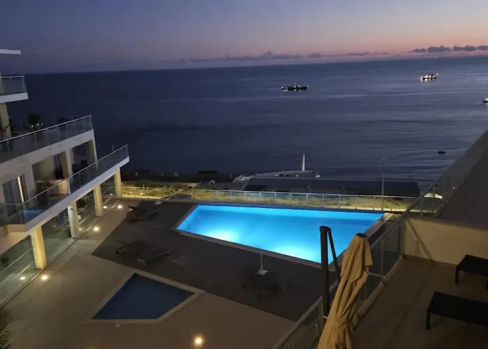 公寓 Cliffs Oceanview - 5min Walk To